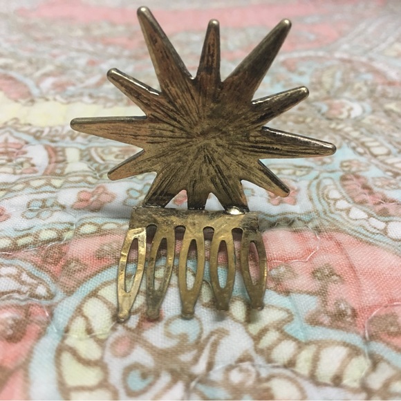 Free Clothes!! Hair Accessory - Picture 3 of 6